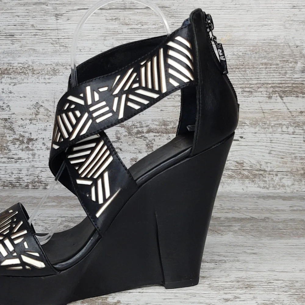 Diane Von Furstenberg Black Cutout Leather Wedge Sandals - Picture 5 of 15